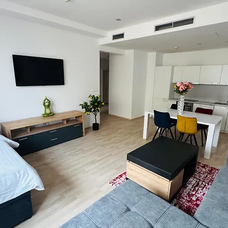 City Gate Old Town With Parking * Bratysława